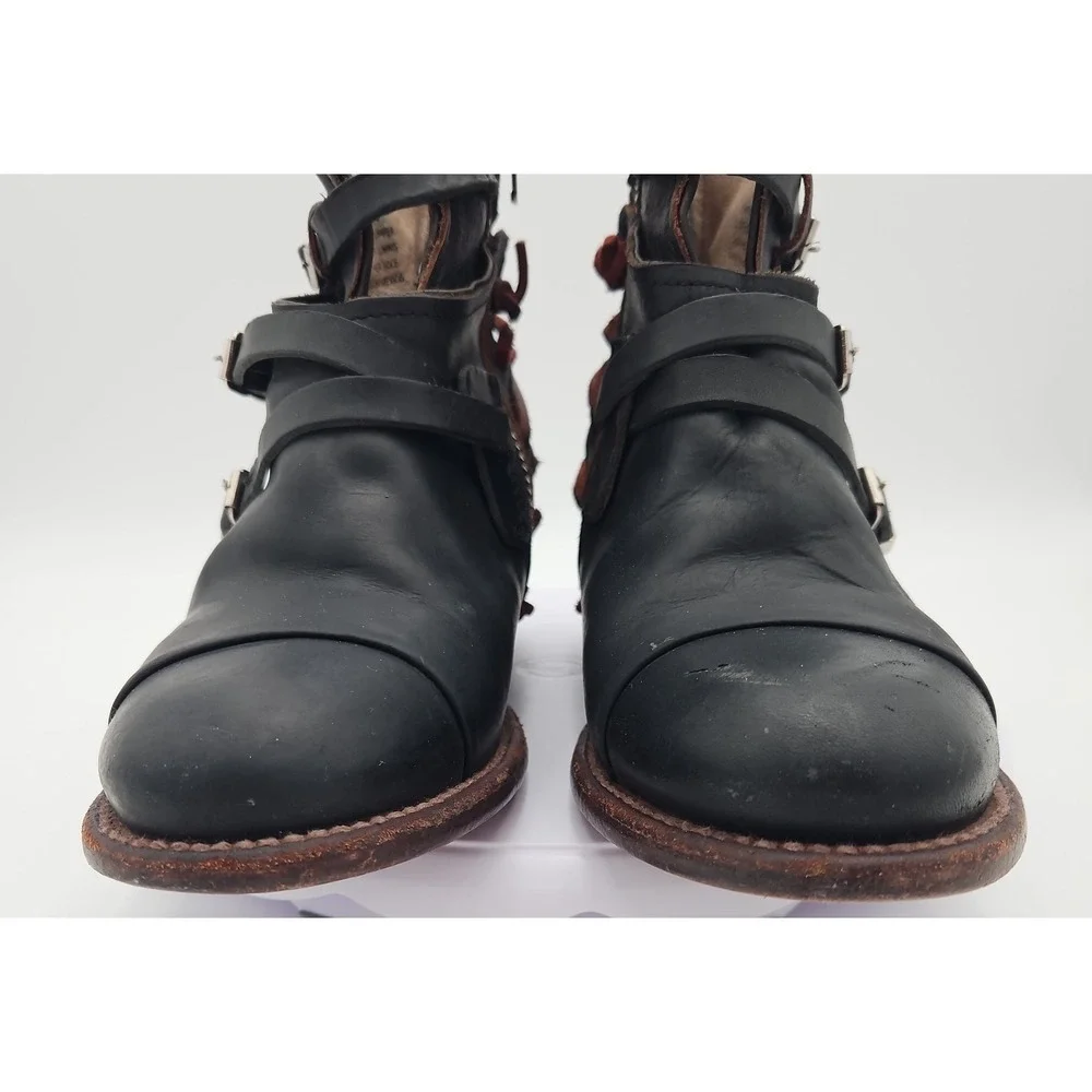 Freebird Crue Black Distressed Leather Sz W/9 Multi Strap Side Zip Ankle Bootie